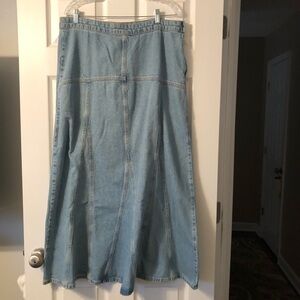 MANGO long denim skirt size XL. NWT